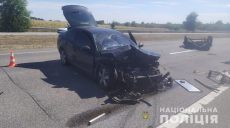 На автодороге Харьков-Красноград-Перещепино столкнулись два автомобиля (фото)