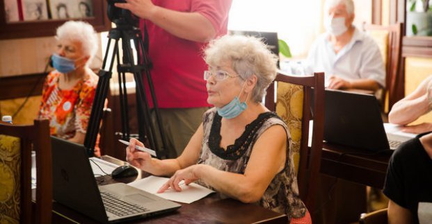 В Харькове людей старшего возраста учат цифровой грамотности