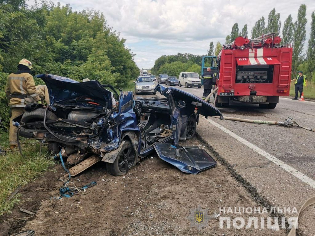 Полиция выясняет обстоятельства аварии в Индустриальном районе Харькова (ФОТО)