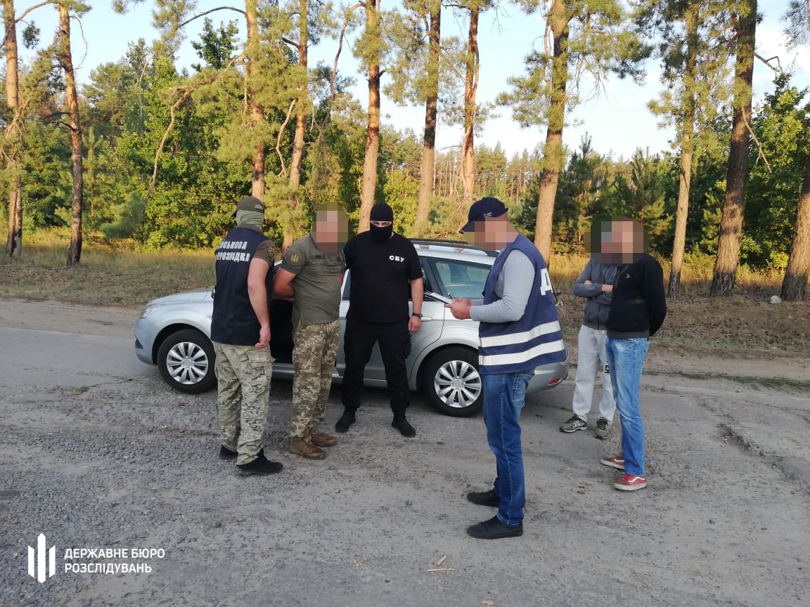Военный украл 2000 литров топлива из воинской части в Чугуеве (фото)