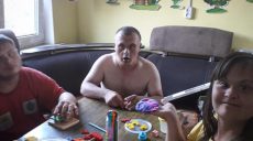 Юра, живший 7 лет в больнице, обрел семью (фото)