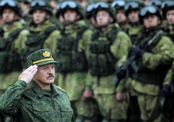 В Беларуси на западных границах приведены в боевую готовность войска