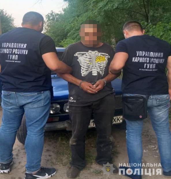 В Дергачівському районі затримали чоловіка, причетного до угонів автівок та мотоцикла