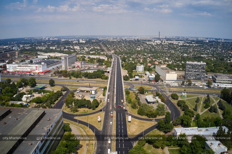 В Харькове открыли движение транспорта на второй части Коммунального моста