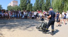 Спасатели ГСЧС провели мастер-класс для детей в рамках семейного праздника «Безопасное лето» (фото)
