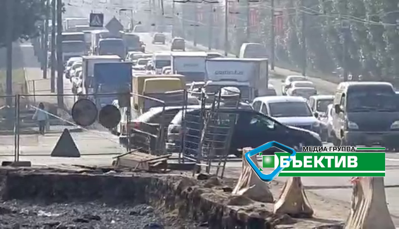 На Московському проспекті — кілометрові пробки