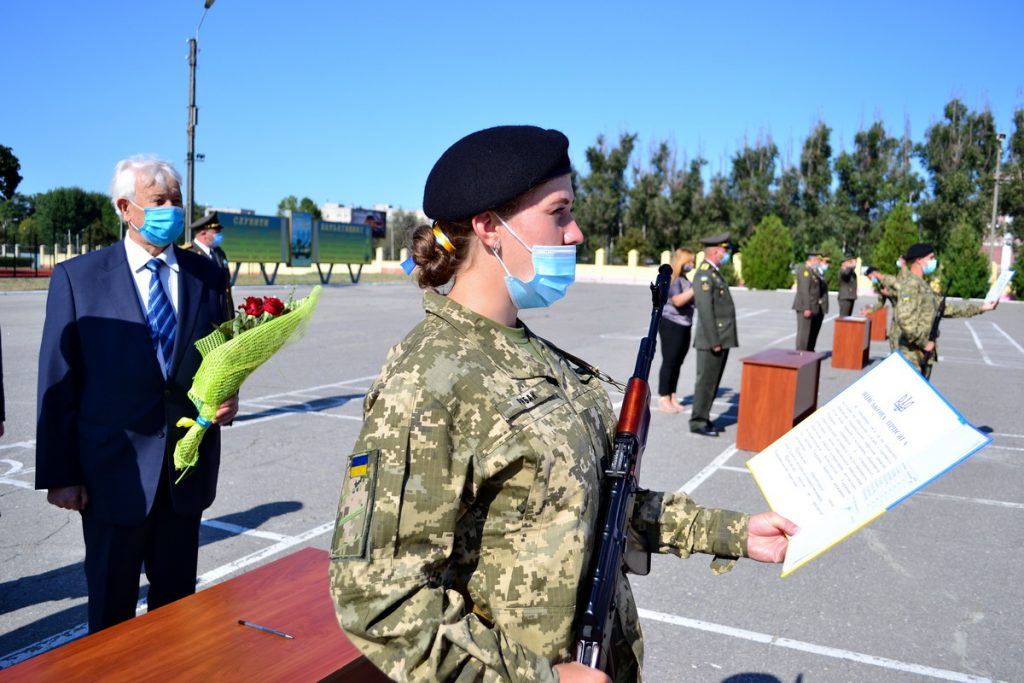 Харьковские танкисты-первокурсники приняли присягу (фото)