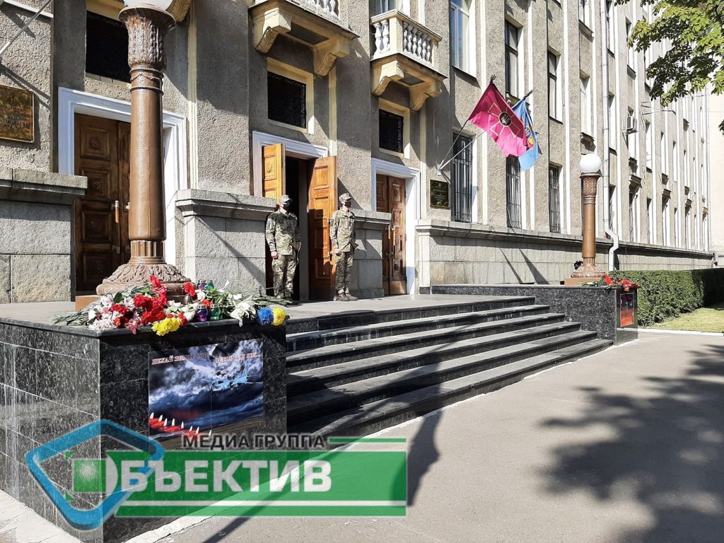 Біля ХНУПСу вшановують пам’ять загиблих курсантів (фото)