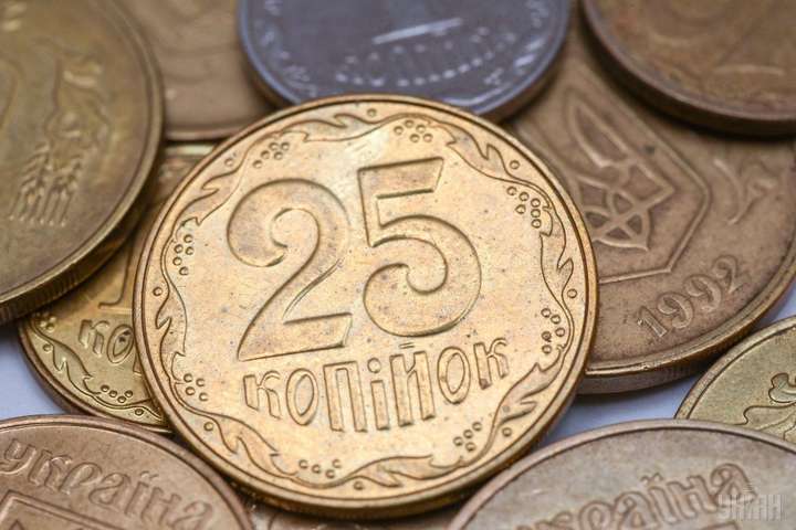Відзавтра монети 25 копійок та банкноти старих зразків вже недійсні: куди їх подіти