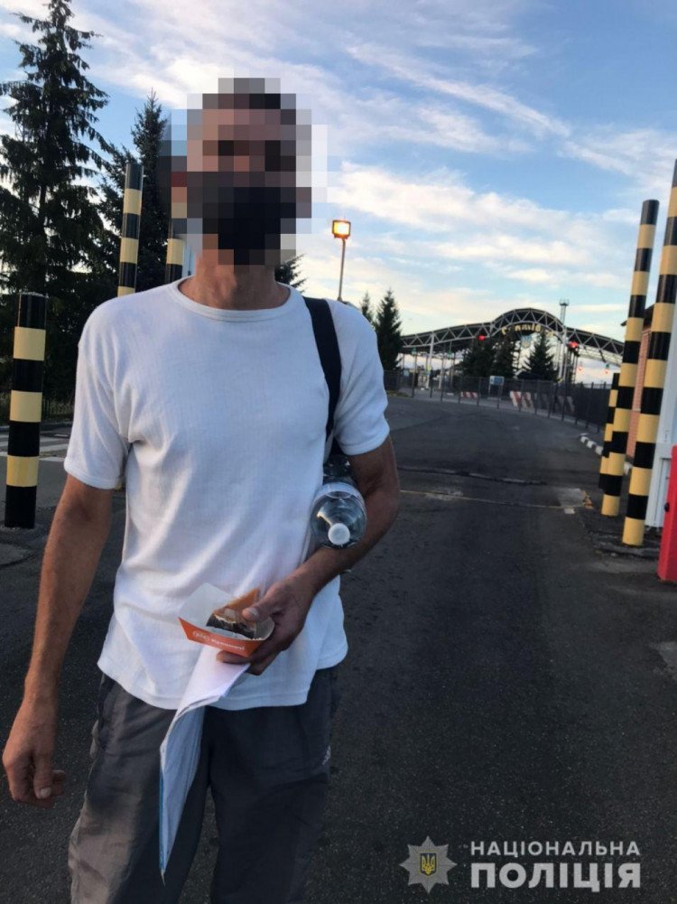 Из Харькова в Россию выдворили отсидевшего уголовника