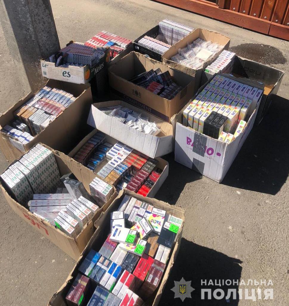 В Харькове полиция за сутки обнаружила 10 фактов продажи сигарет без акцизных марок (фото)