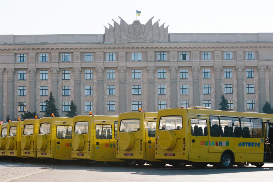 Харьковщина получила 18 новых школьных автобусов