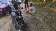 Селянин угнал мопед, но не смог запустить двигатель и попался