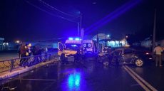 У Харкові водій KIA Optima зіткнувся зі «швидкою»