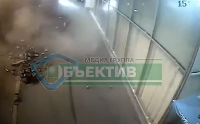 Камеры видеонаблюдения на гостинице «Харьков» зафиксировали момент недавнего ДТП (видео)