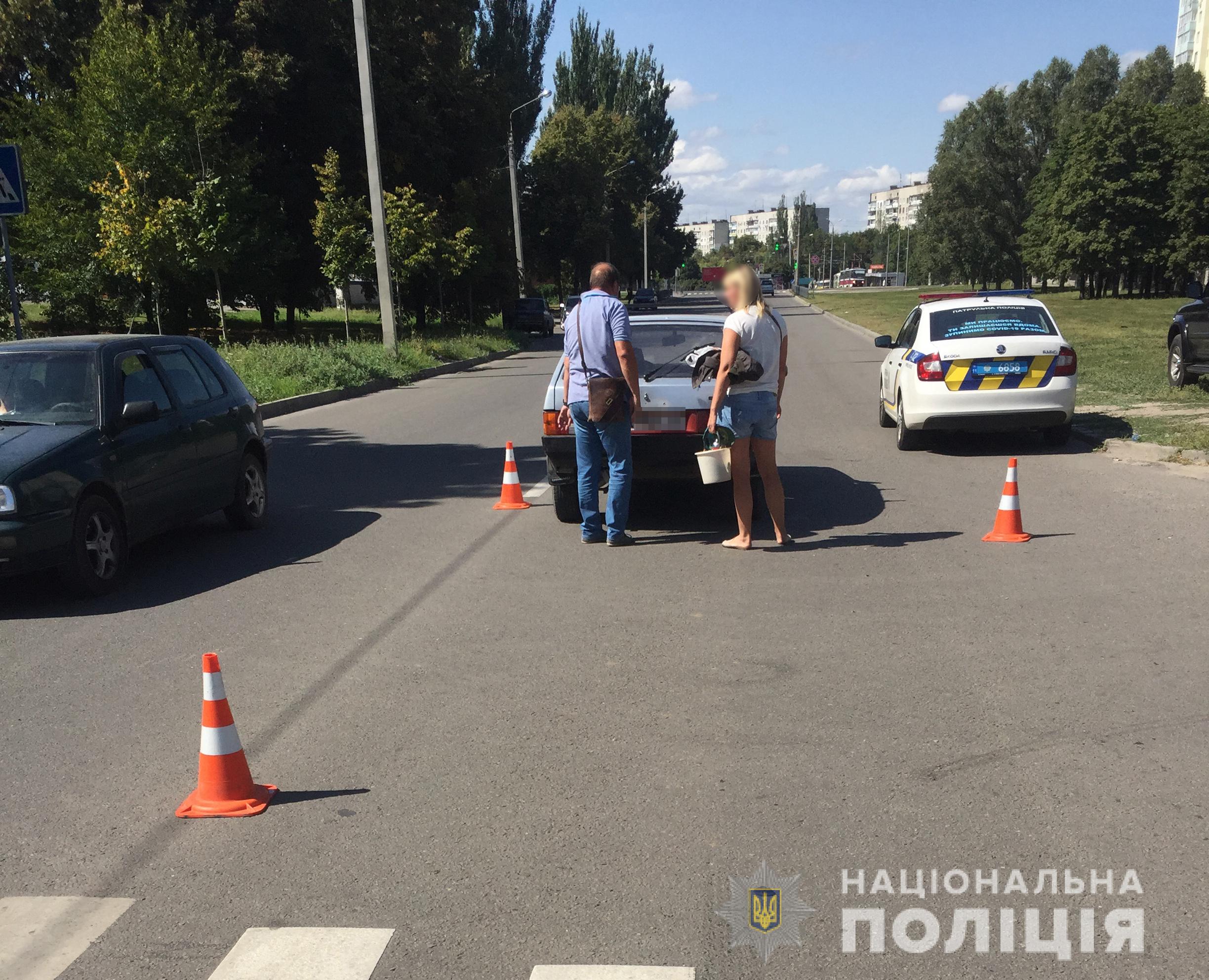 Полиция Харькова ищет свидетелей ДТП на улице Героев Труда, в котором пострадала женщина-пешеход (фото)