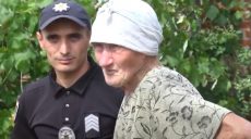 На Дворічанщині копи самотужки загасили вогонь у будинках і врятували бабусю (відео)