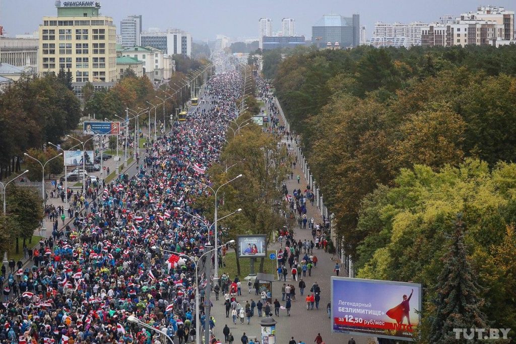 50-й день протестов в Беларуси: около 100 тысяч человек пришли на «народную инаугурацию Тихановской»