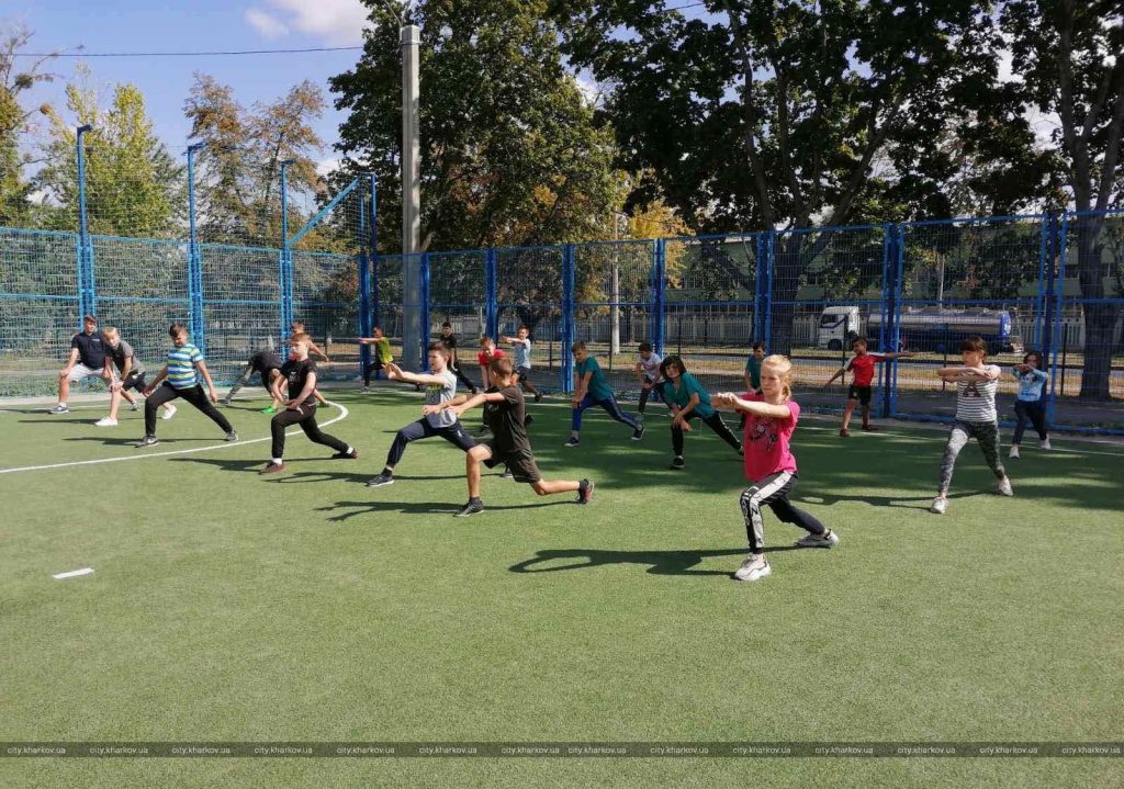 В ДЮСШ №16 провели День физкультуры и спорта на реконструированном стадионе (фото)
