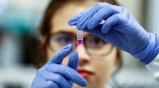 В МОЗ Украины опасаются резкого всплеска заболеваемости коронавирусом после новогодних праздников