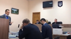 У Харкові триває суд над чоловіками, яких звинувачують у нападі на членів політичної партії — пряма трансляція