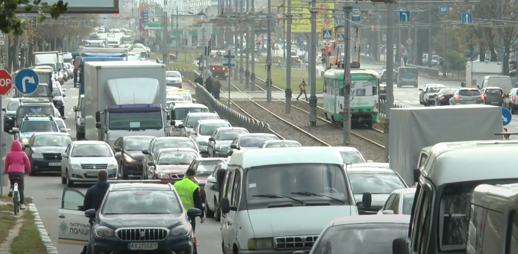 Як працюють світлофори на Московскому проспекті (відео)