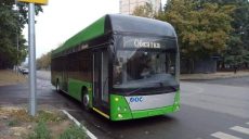 Новий акумуляторний тролейбус обкатує вулицю Дружби народів (фото)