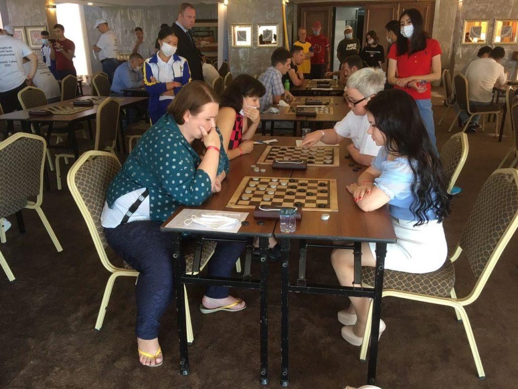 Харьковчанка стала трехкратной чемпионкой мира по шашкам-64 (фото)