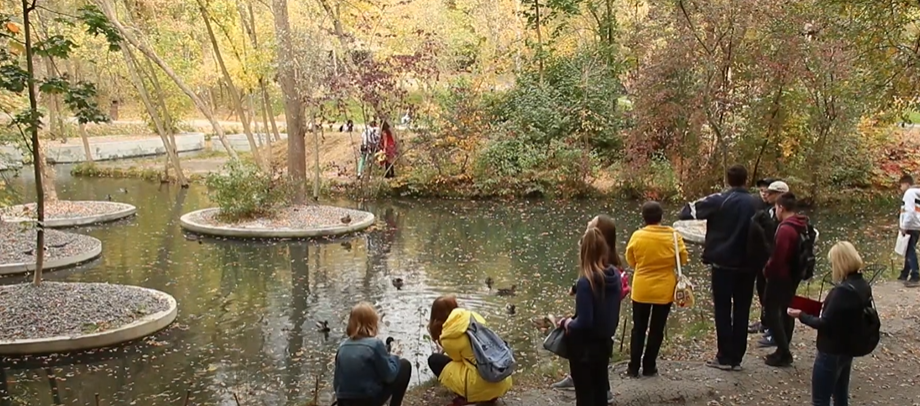 Юннати Харківського зоопарку досліджували природу у парках міста (відео)