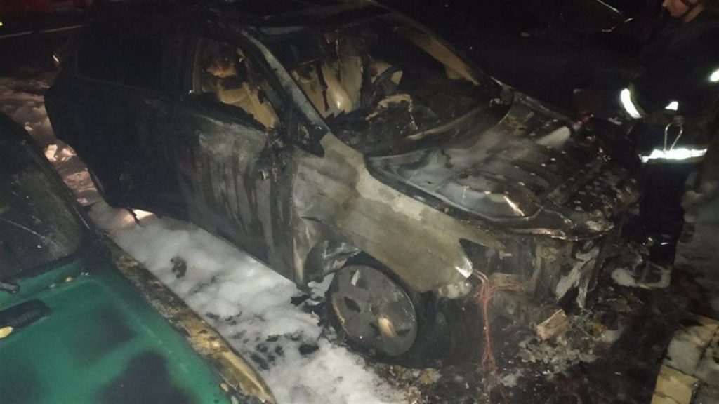 На Харківщині згорів Lexus одного з кандидатів у мери