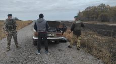 Харьковские пограничники задержали украинца, который вез в Россию одеяла и куртки