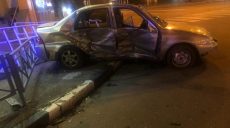 В Харькове такси на перекрестке врезалось в другой автомобиль: двое пострадавших в больнице (фото)