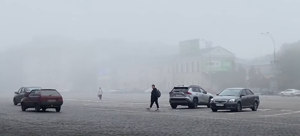 Яких правил мають дотримуватися харківські водії під час туману (відео)