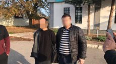В Харькове мужчина ограбил аптеку и кредит-кафе в четырех районах Харькова (фото)