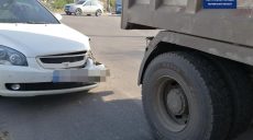 В Харькове грузовик МАN столкнулся с легковушкой (фото)