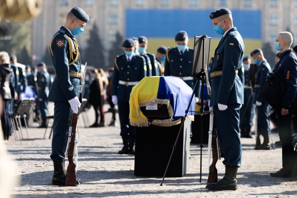 Президент наградил курсантов и офицеров, погибших в авиакатастрофе под Харьковом
