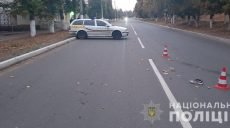 Полиция разыскивает водителя автомобиля, который насмерть сбил пешехода в Купянске (фото)
