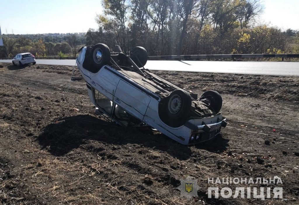 На автодороге «Киев-Харьков-Довжанский» в ДТП пострадали два человека (фото)