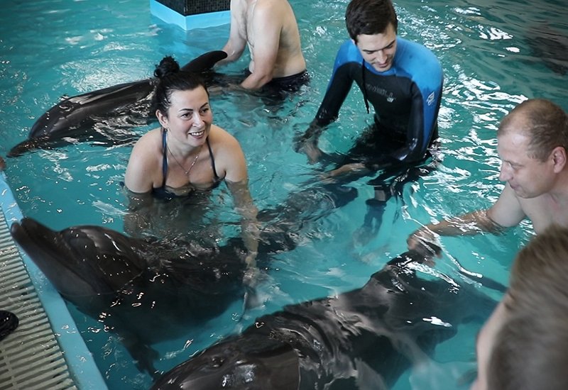Нацгвардейцы проходят дельфинотерапию в Харькове (фото)