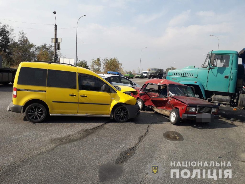В Харькове произошло ДТП с участием трех автомобилей (подробности)