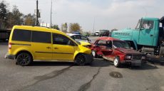 В Харькове произошло ДТП с участием трех автомобилей (подробности)