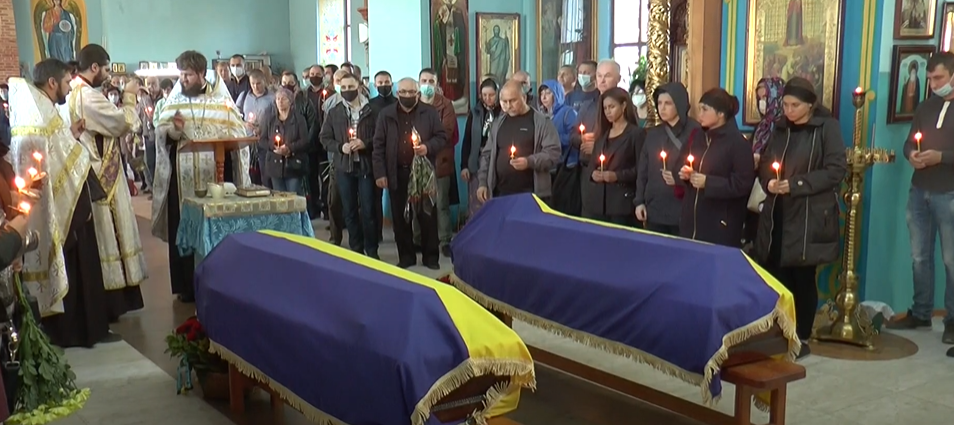 У Харкові та Чугуєві поховали п’ятьох загиблих в авіакатастрофі Ан-26 (відео)