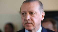 Під час другого туру виборів у Туреччині Ердоган роздавав людям гроші (відео)