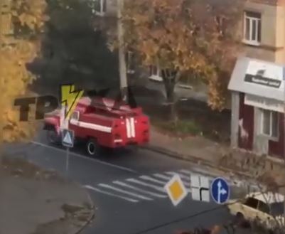 В Харькове горит электроподстанция возле колонии (видео)