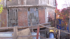 Вібрація та сморід: у Харкові майже 3 роки не ремонтують зруйнований колектор (відео)