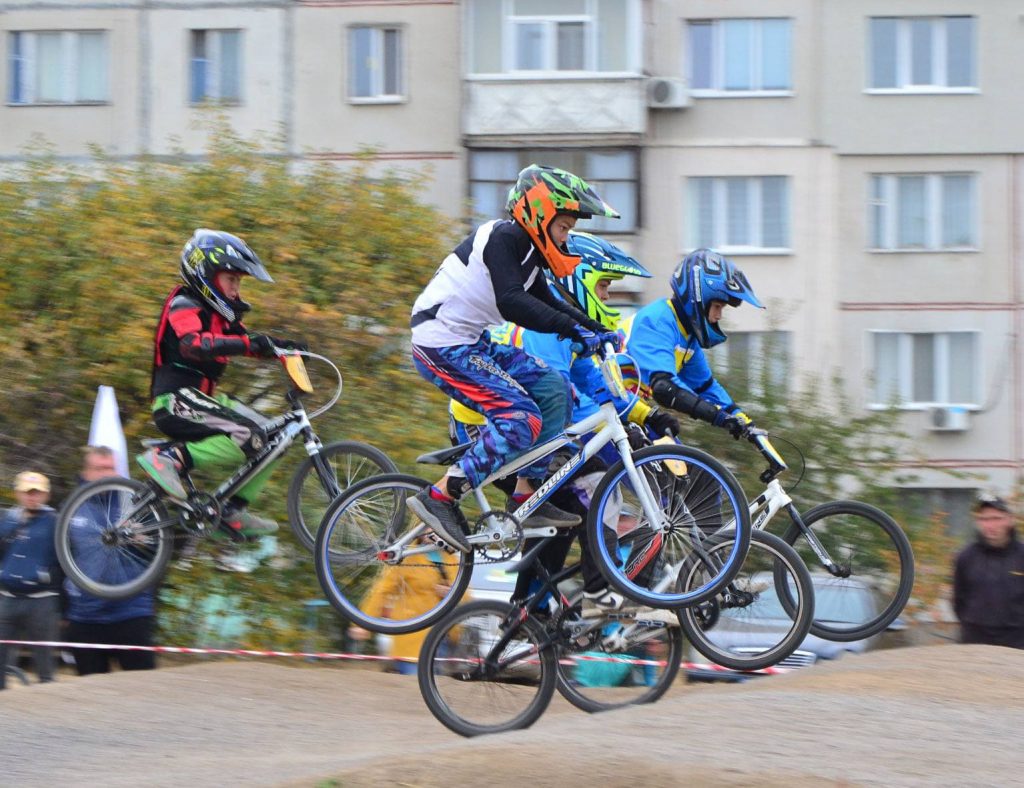 В Харьковской области впервые прошли велогонки на «круизерах» (фото)