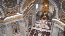 Коронавирус стал причиной отмены массового празднования католического Рождества в Ватикане