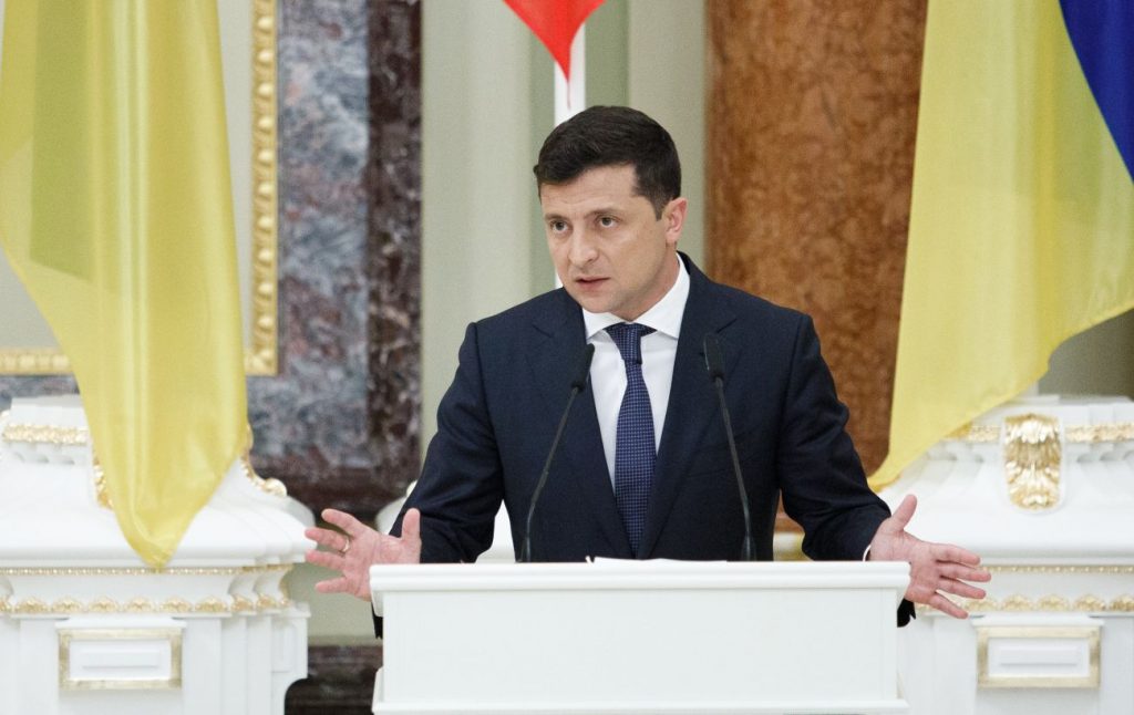 В Офисе президента озвучили все пять вопросов, которые будут задавать украинцам в день выборов