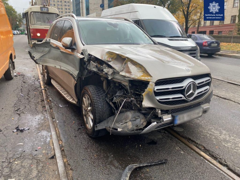 В центре Харькова в ДТП попали три автомобиля (фото)