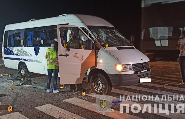 Замах на вбивство був: слідство продовжує шукати тих, хто кидав запалювальні суміші в автобус ОПЗЖ